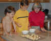 Baking cookies.jpg (31008 bytes)